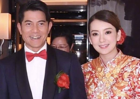 郭富城婚礼太寒酸 被吐槽不够黄晓明给记者发红