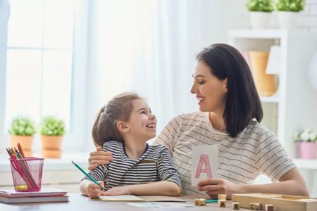 孩子不想上学怎么办，妈妈如何应对宝宝的厌学情绪